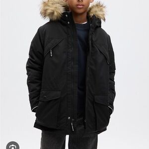 GAP Kids Black Puffer Jacket with Faux Fur Hood XL